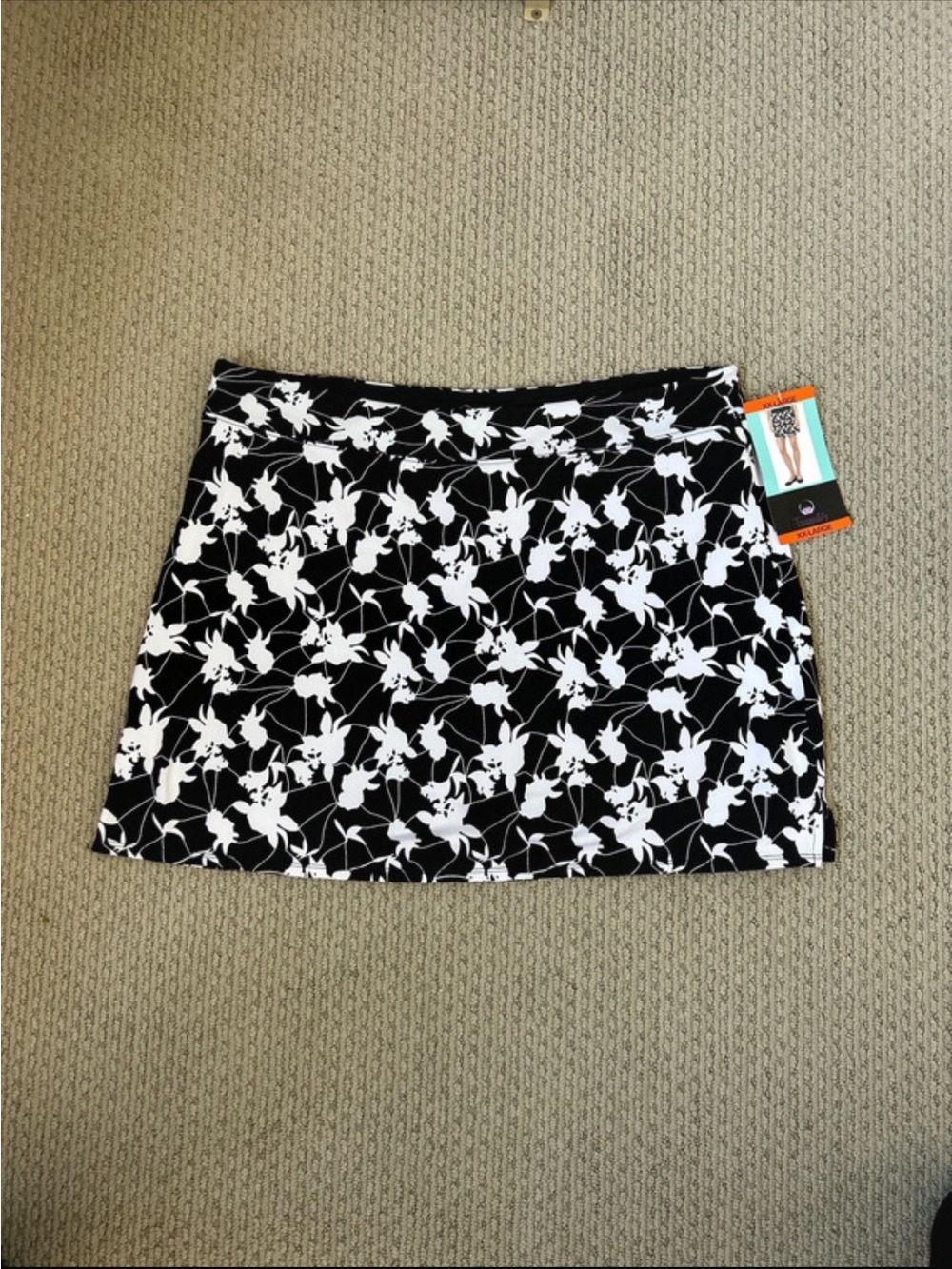 Tranquility by Colorado Clothing Black & White Floral Skort